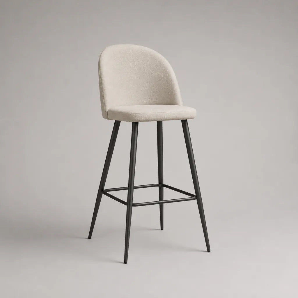 Tabouret de bar rembourré en tissu beige avec dossier et piètement en acier noir, 49 × 53 × 99 cm, assise à 65 cm