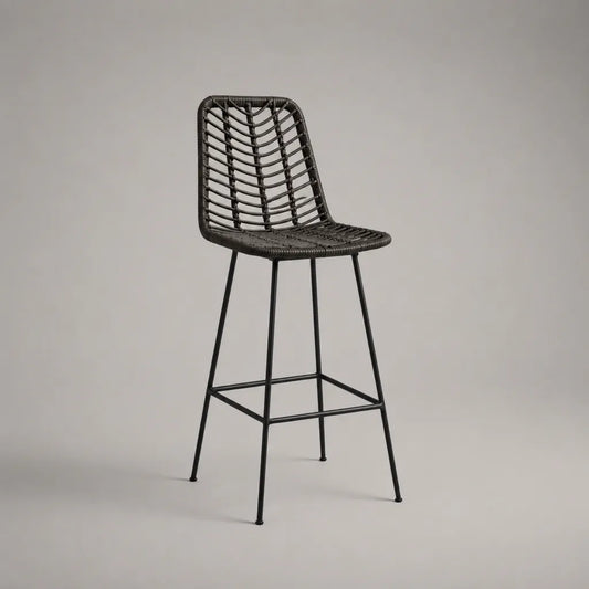 Tabouret de bar en résine tressée et acier noir, 48 × 54 × 105 cm, hauteur d’assise 75 cm